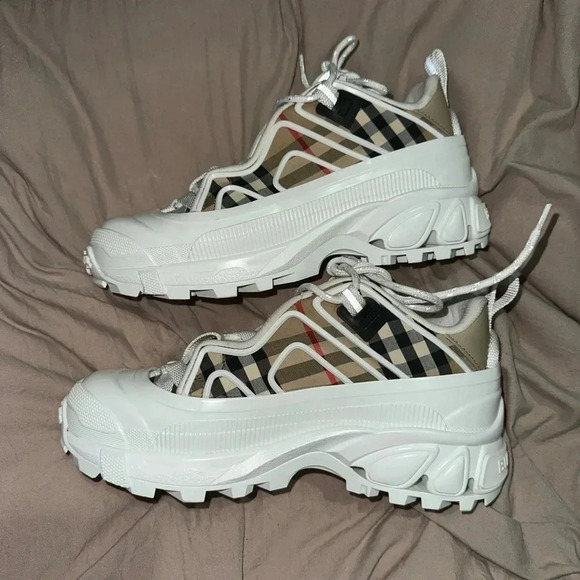 BURBERRY Classic Pattern Low Top White Chunky Sneaker Size 36.5 - Picture 6 of 6